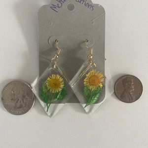 Handmade Sunflower earrings. Handmade dried flower Dangle Drop Resin Earrings